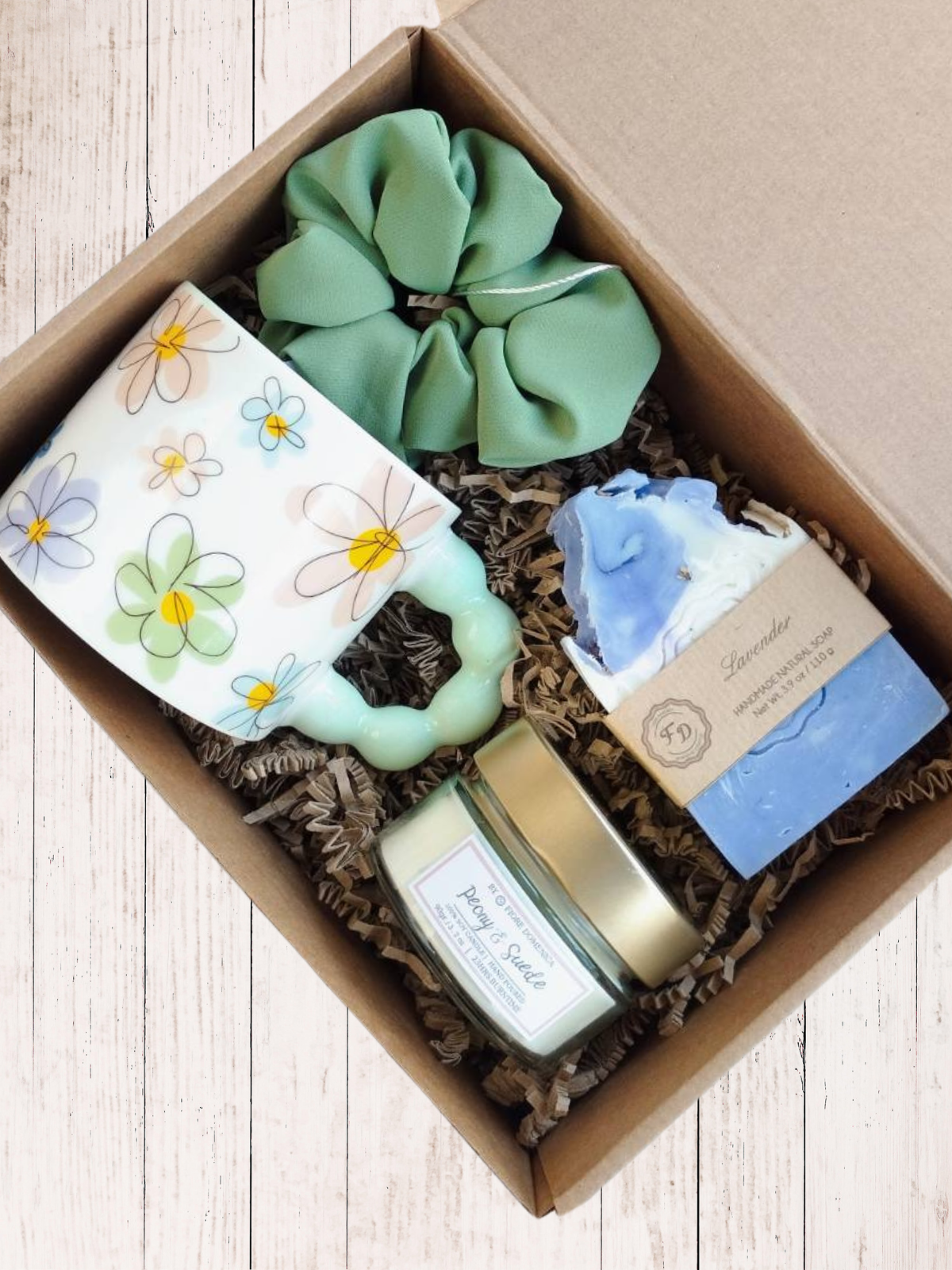 Floral Hug Mint Green & Lavender Giftbox Think Gift