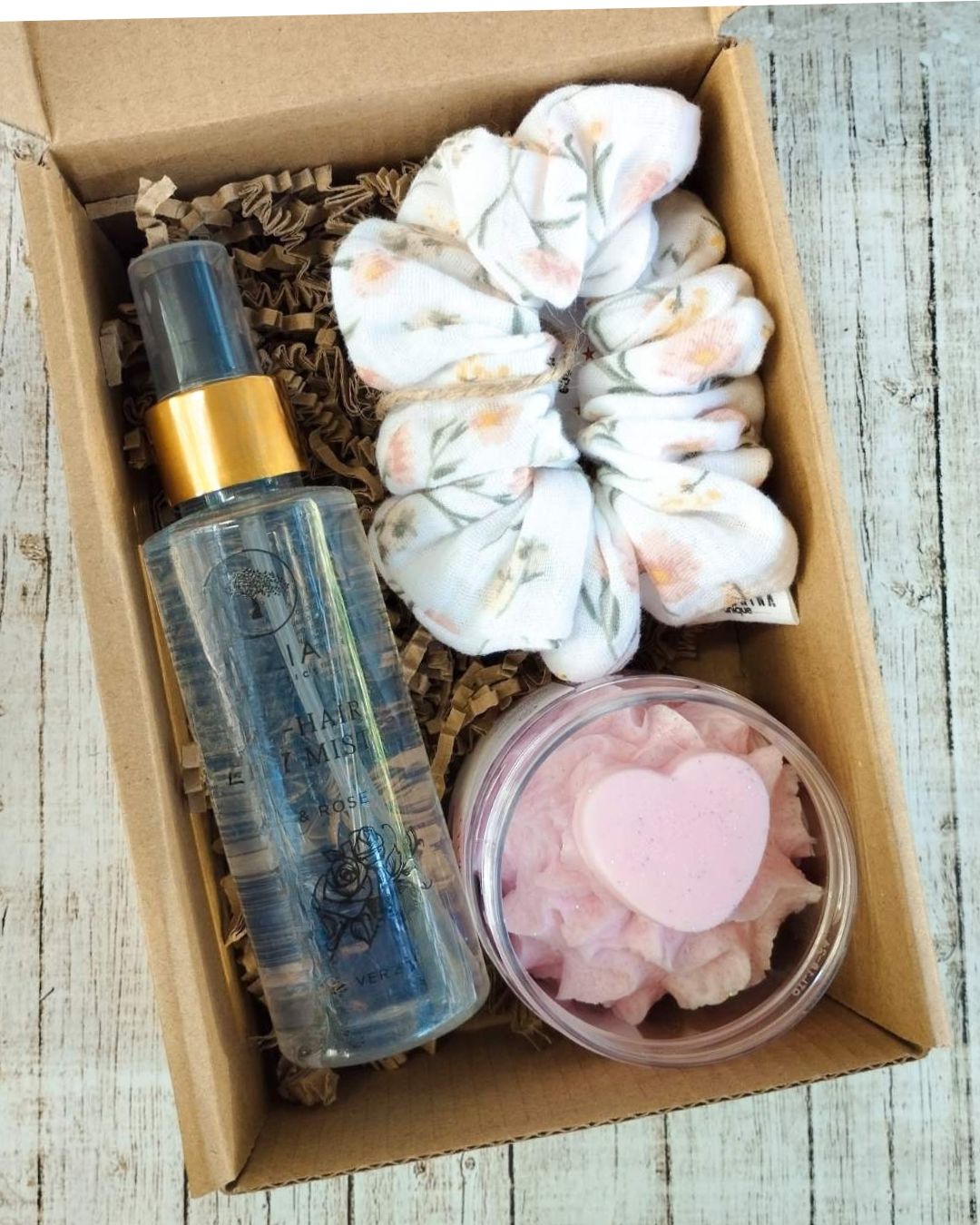Soft Rose & Peony Petals Giftbox